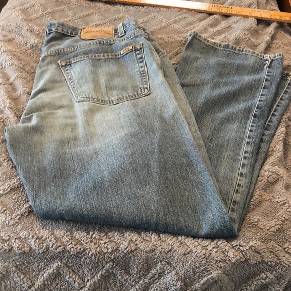 Levi’s Straus signature men’s jeans. Size men’s, 40 x 32. - Picture 2 of 8